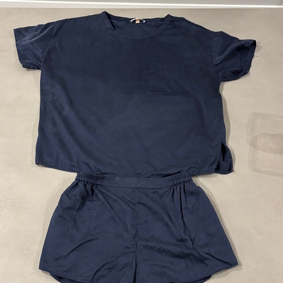 Lunya Washable Silk Tee Short Set - Picture 4 of 9